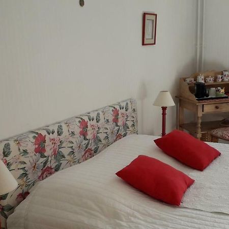 Chambre D'Hotes Marchand อองเชร์ ภายนอก รูปภาพ