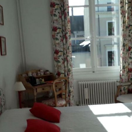 Chambre D'Hotes Marchand อองเชร์ ภายนอก รูปภาพ