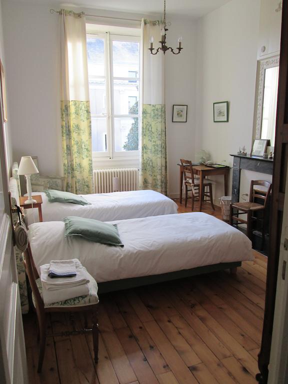 Chambre D'Hotes Marchand อองเชร์ ภายนอก รูปภาพ