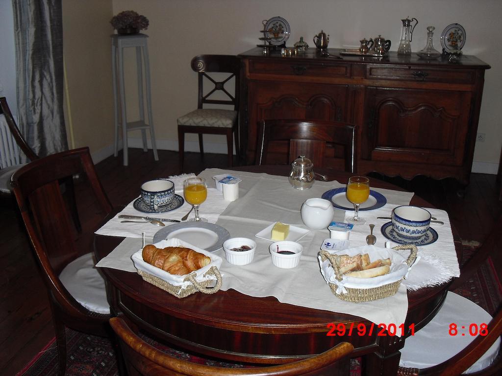 Chambre D'Hotes Marchand อองเชร์ ภายนอก รูปภาพ